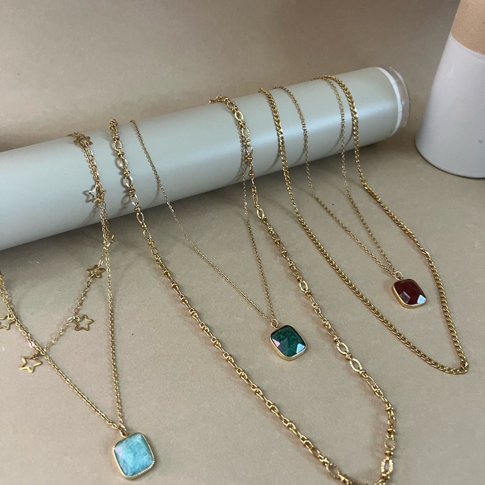 Classic Mid-Century Layered Necklace -Elegant Gold and Gemstone Pendant Necklace